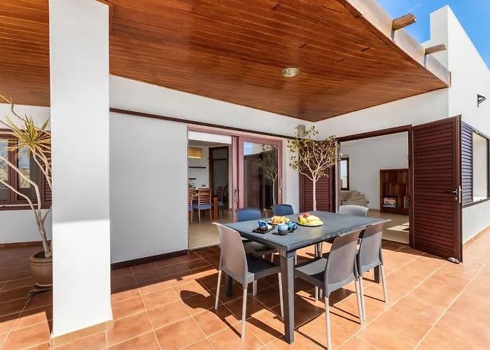 Home2book Luxury Playa Honda, Private Pool Villa Playa Honda (Lanzarote)